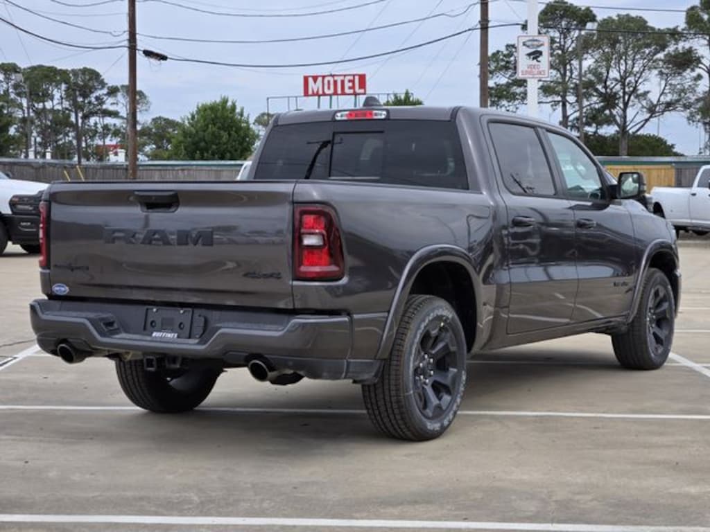 New 2026 Ram 1500 LONE STAR CREW CAB 4X4 5'7 BOX Pickup
