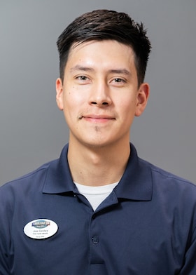 Staff member Oscar Ledsma from 355d19bc2e61
