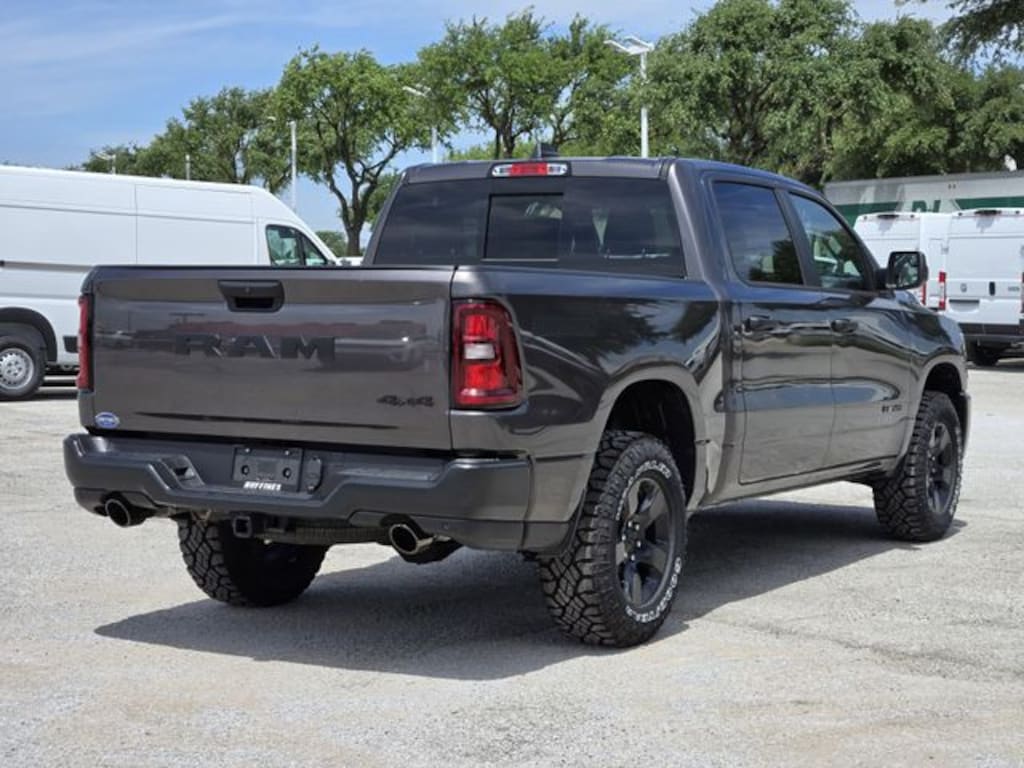 New 2026 Ram 1500 WARLOCK CREW CAB 4X4 5'7 BOX Pickup