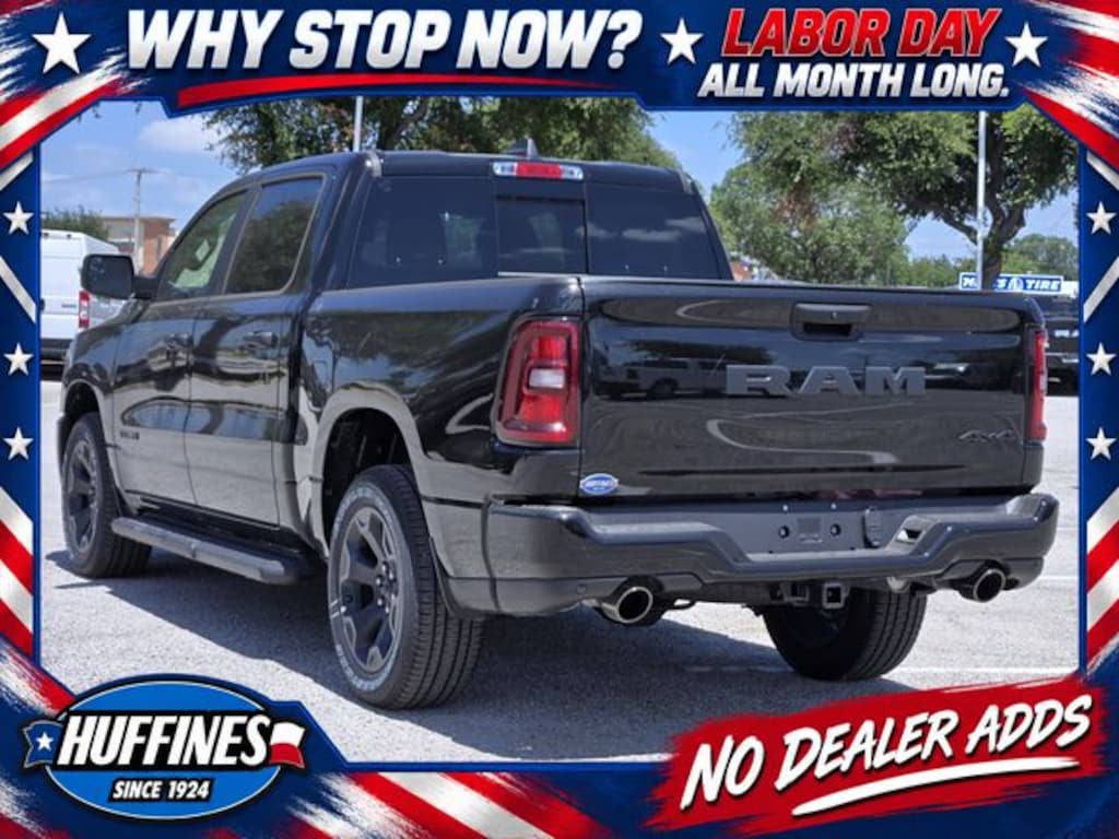 New 2026 Ram 1500 EXPRESS CREW CAB 4X4 5'7 BOX Pickup