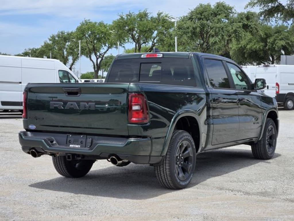 New 2026 Ram 1500 LONE STAR CREW CAB 4X2 5'7 BOX Pickup