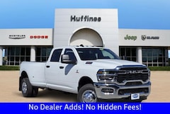 2026 Ram 3500 TRADESMAN CREW CAB 4X4 8' BOX Pickup