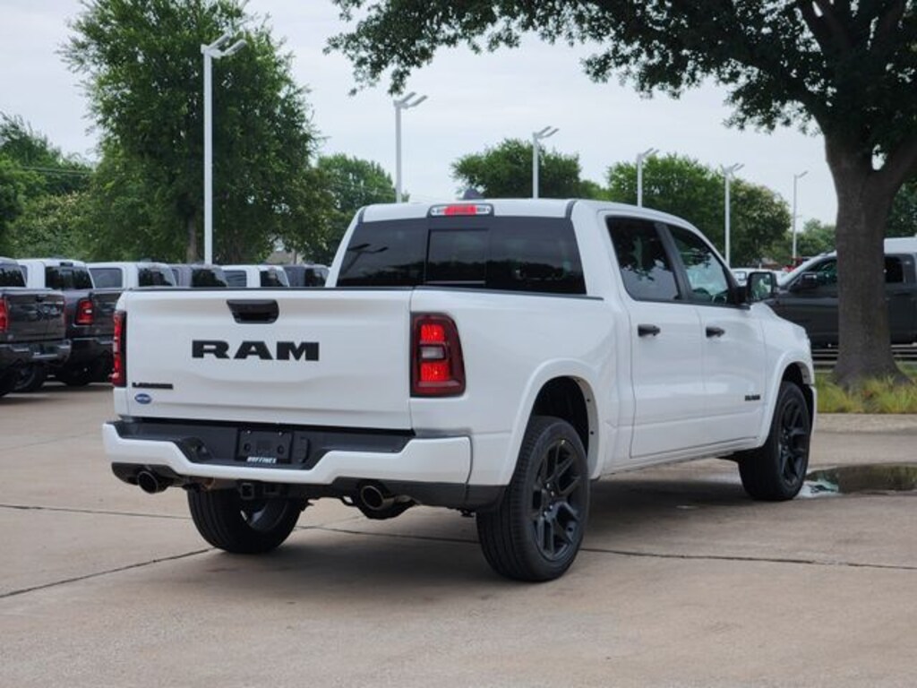 New 2026 Ram 1500 LARAMIE CREW CAB 4X2 5'7 BOX Pickup