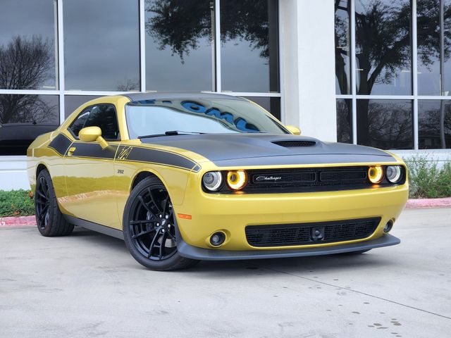 2021 Dodge Challenger R/T's photo