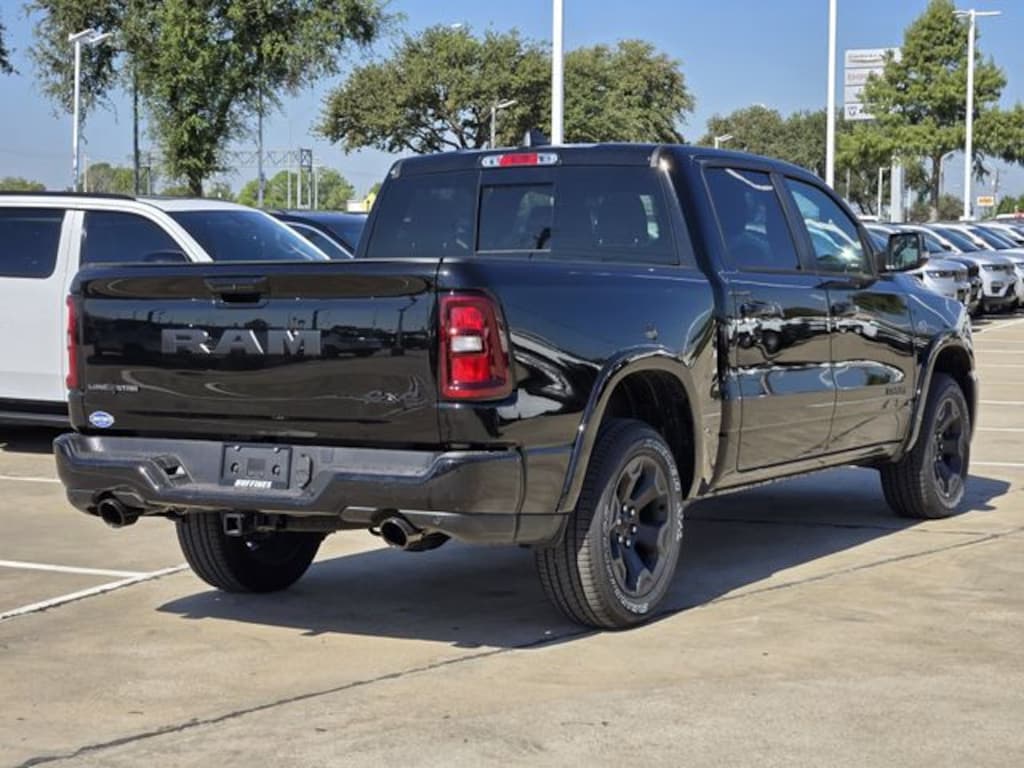 New 2026 Ram 1500 LONE STAR CREW CAB 4X4 5'7 BOX Pickup
