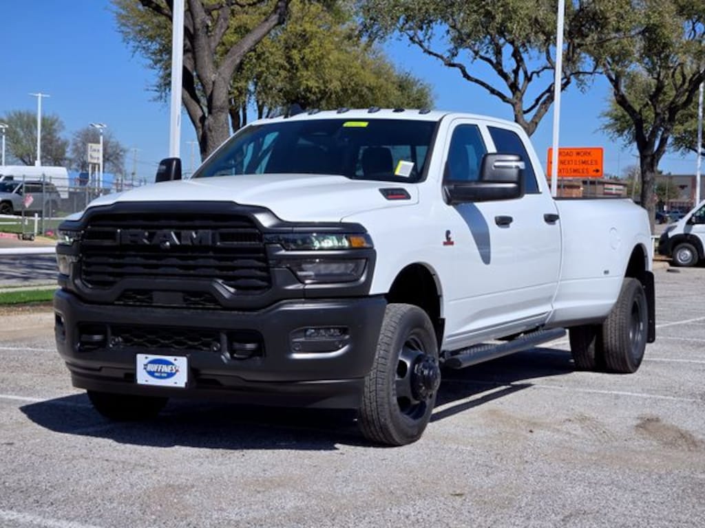 New 2026 Ram 3500 TRADESMAN CREW CAB 4X4 8' BOX Pickup