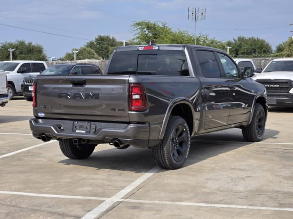 New 2026 Ram 1500 LONE STAR CREW CAB 4X4 5'7 BOX Pickup
