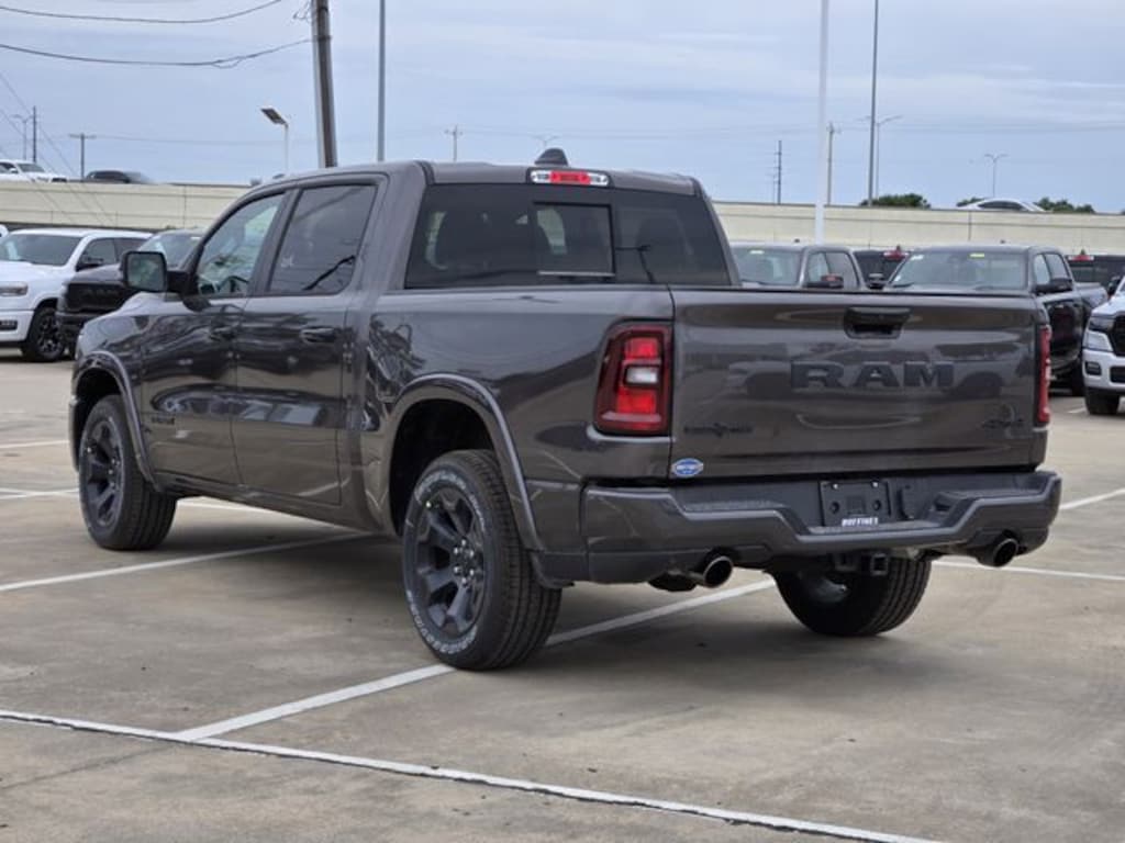 New 2026 Ram 1500 LONE STAR CREW CAB 4X4 5'7 BOX Pickup