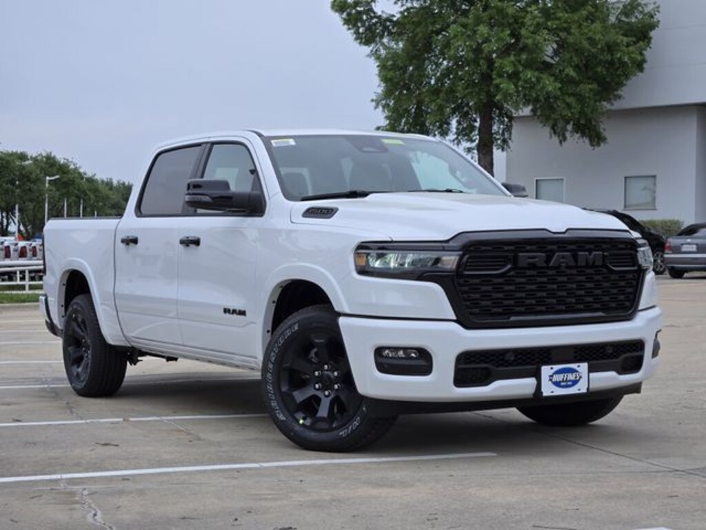 New 2026 Ram 1500 LONE STAR CREW CAB 4X2 5'7 BOX Pickup