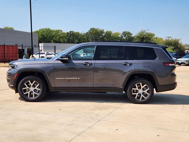 2025 Jeep Grand Cherokee Limited photo 3