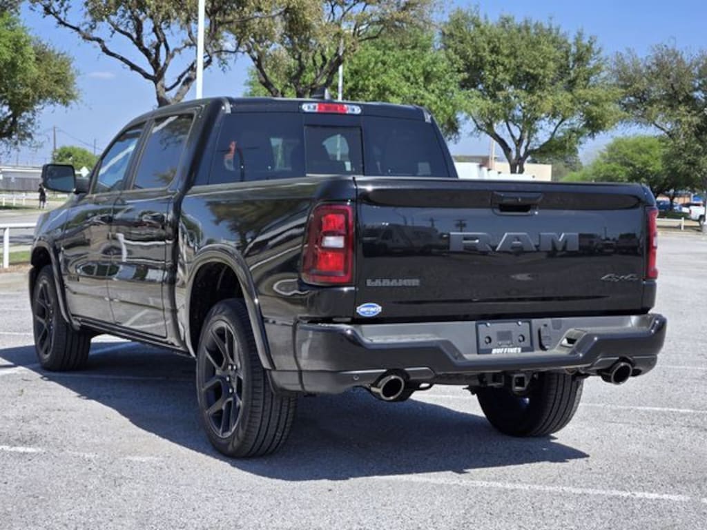 New 2026 Ram 1500 LARAMIE CREW CAB 4X4 5'7 BOX Pickup