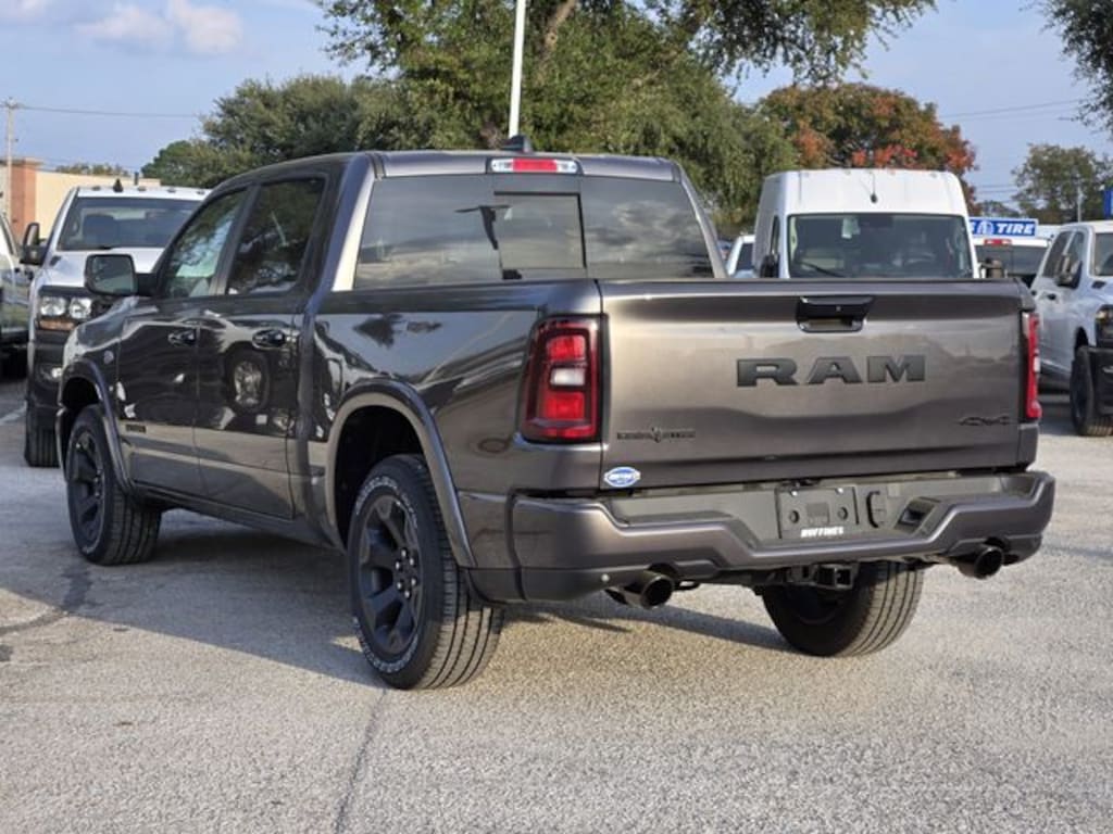 New 2026 Ram 1500 LONE STAR CREW CAB 4X4 5'7 BOX Pickup