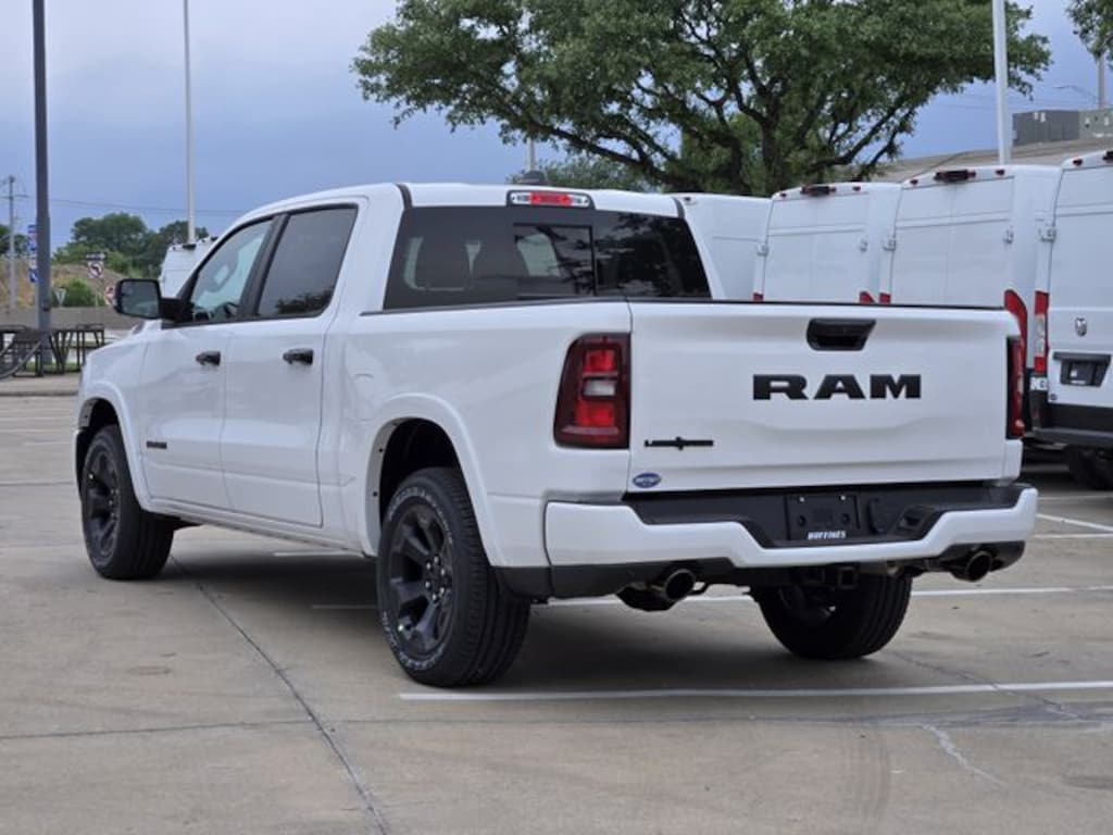 New 2026 Ram 1500 LONE STAR CREW CAB 4X2 5'7 BOX Pickup