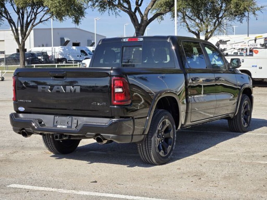 New 2026 Ram 1500 LONE STAR CREW CAB 4X4 5'7 BOX Pickup