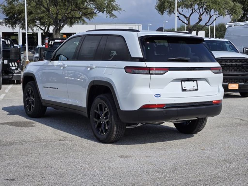 New 2025 Jeep Grand Cherokee ALTITUDE X 4X2 Sport Utility