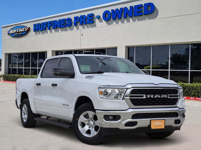 2023 RAM 1500 Big Horn/Lone Star 4x4 Crew Cab 5'7's photo