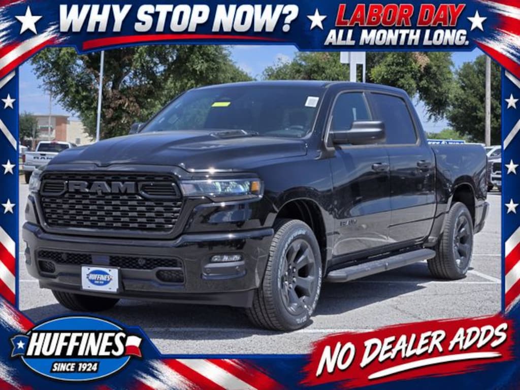 New 2026 Ram 1500 EXPRESS CREW CAB 4X4 5'7 BOX Pickup