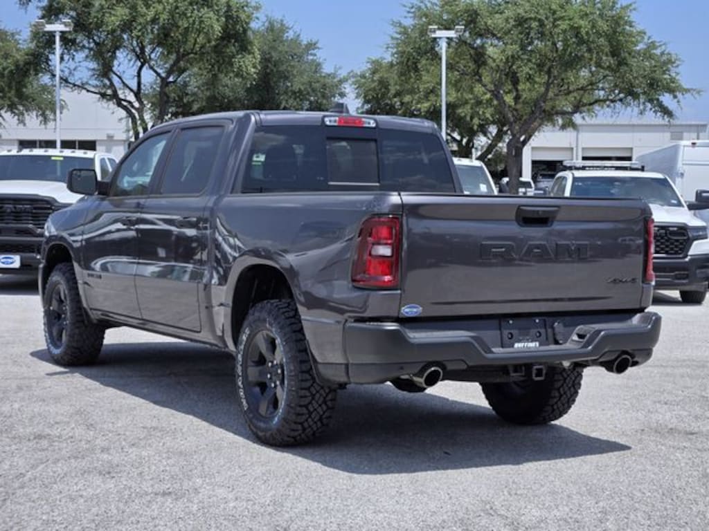 New 2026 Ram 1500 WARLOCK CREW CAB 4X4 5'7 BOX Pickup