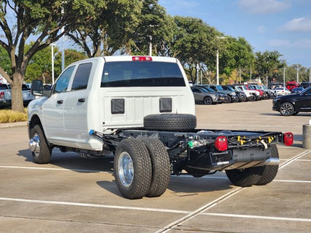 New 2024 Ram 3500 Chassis Cab 3500 TRADESMAN CREW CAB CHASSIS 4X4 60' CA Pickup