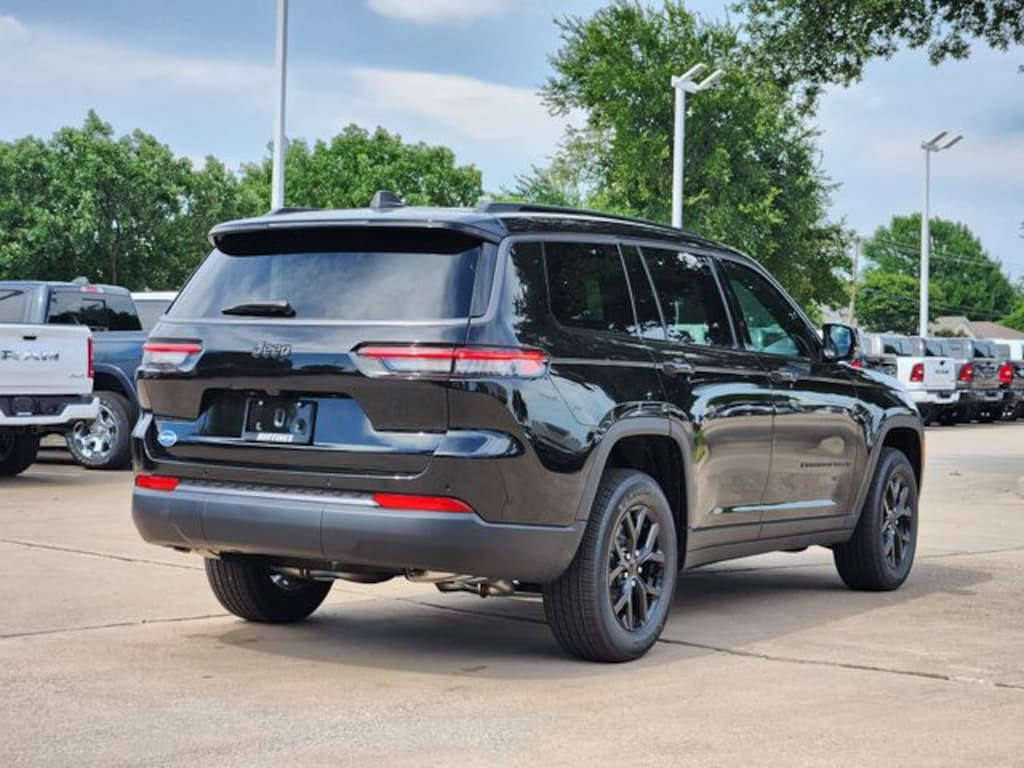 New 2026 Jeep Grand Cherokee L Altitude 4x2 Sport Utility