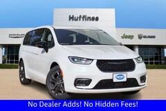 2026 Chrysler Pacifica SELECT Passenger Van