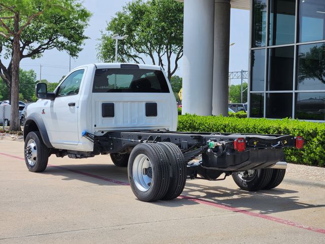 2024 Ram 5500 Tradesman photo 3