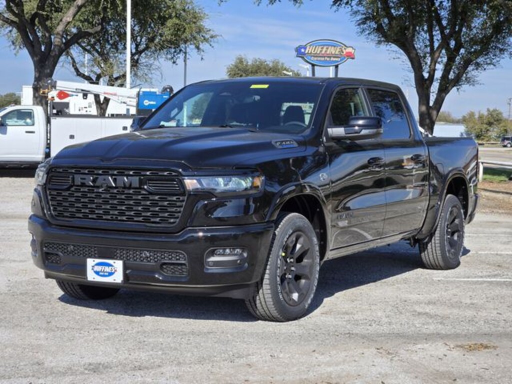 New 2026 Ram 1500 LONE STAR CREW CAB 4X4 5'7 BOX Pickup