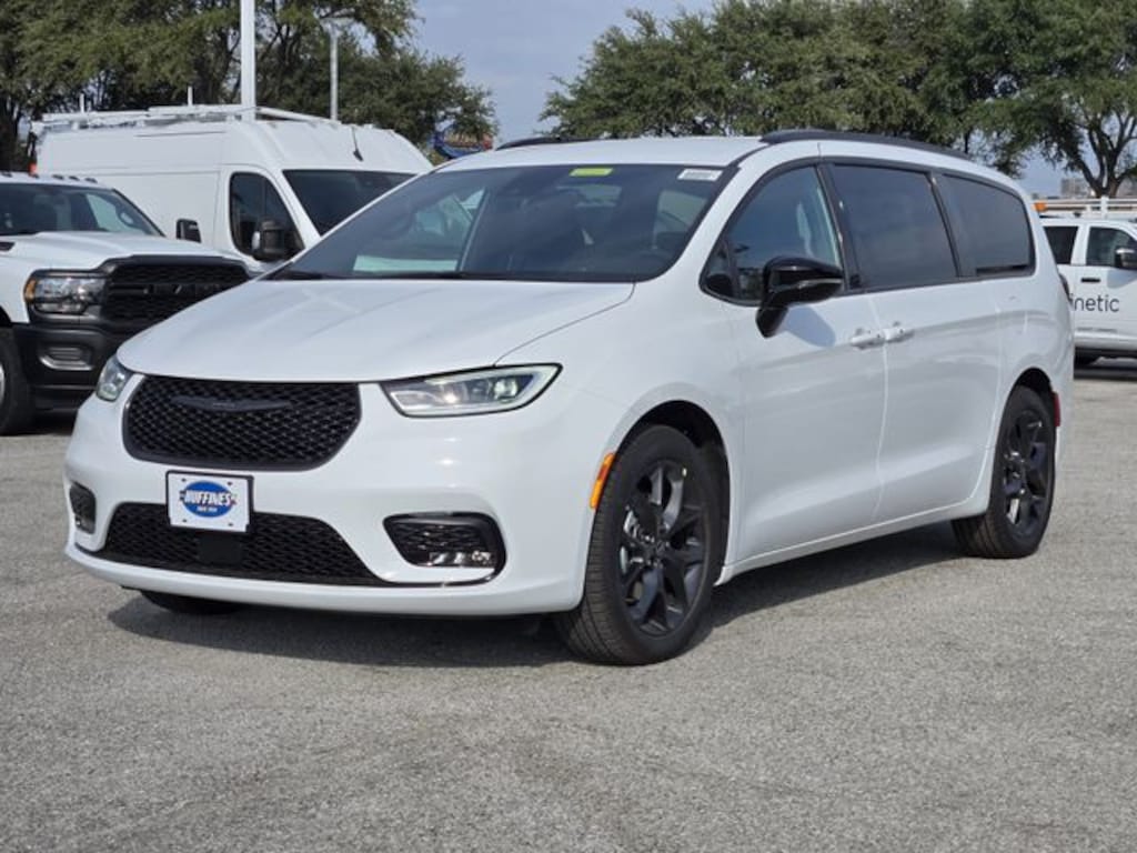 New 2026 Chrysler Pacifica SELECT Passenger Van