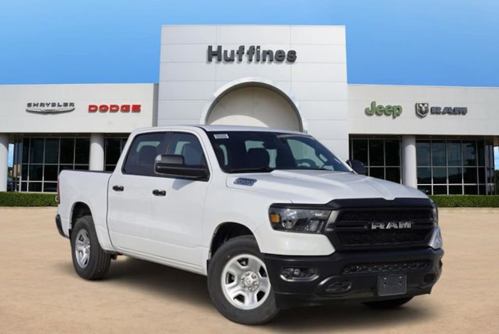 New 2024 Ram 1500 TRADESMAN CREW CAB 4X2 5'7 BOX Pickup
