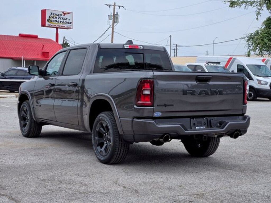 New 2026 Ram 1500 LONE STAR CREW CAB 4X2 5'7 BOX Pickup