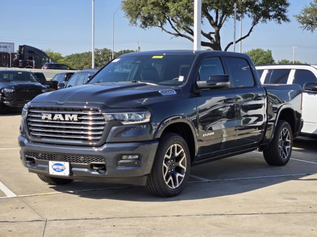 New 2026 Ram 1500 LARAMIE CREW CAB 4X4 5'7 BOX Pickup