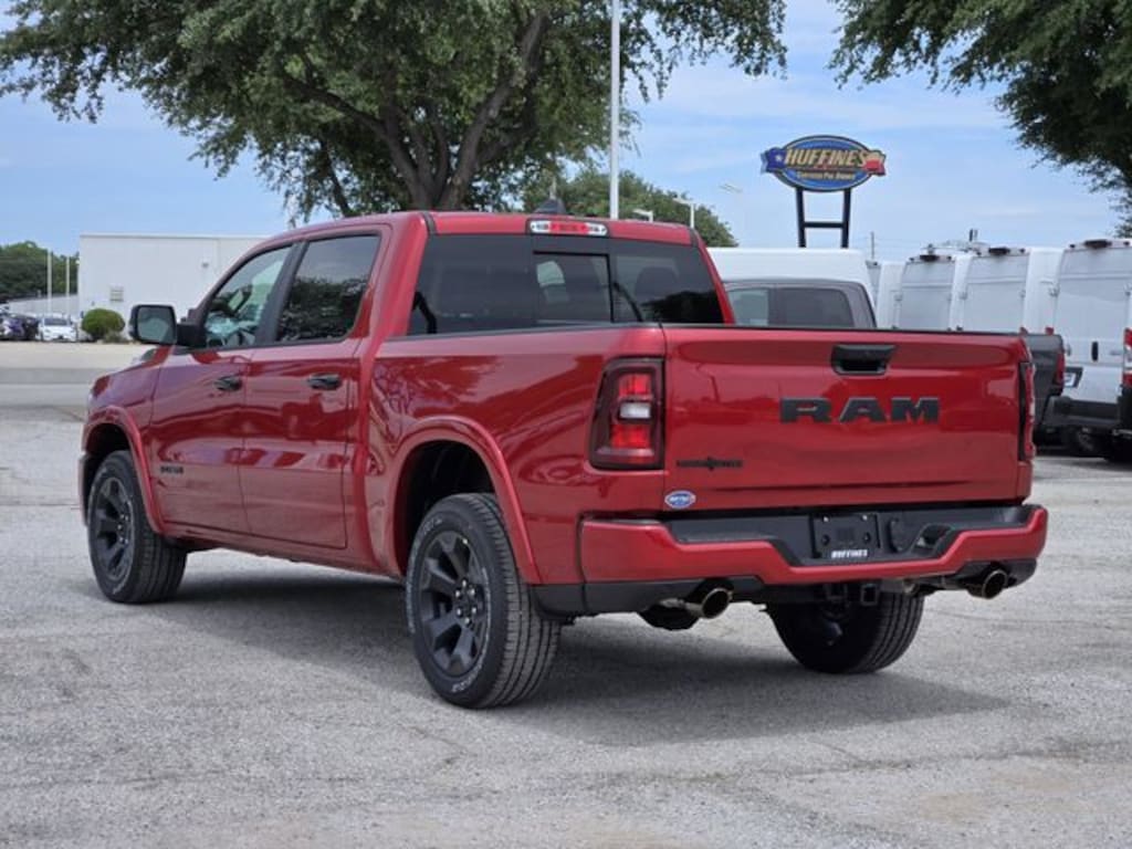 New 2026 Ram 1500 LONE STAR CREW CAB 4X2 5'7 BOX Pickup