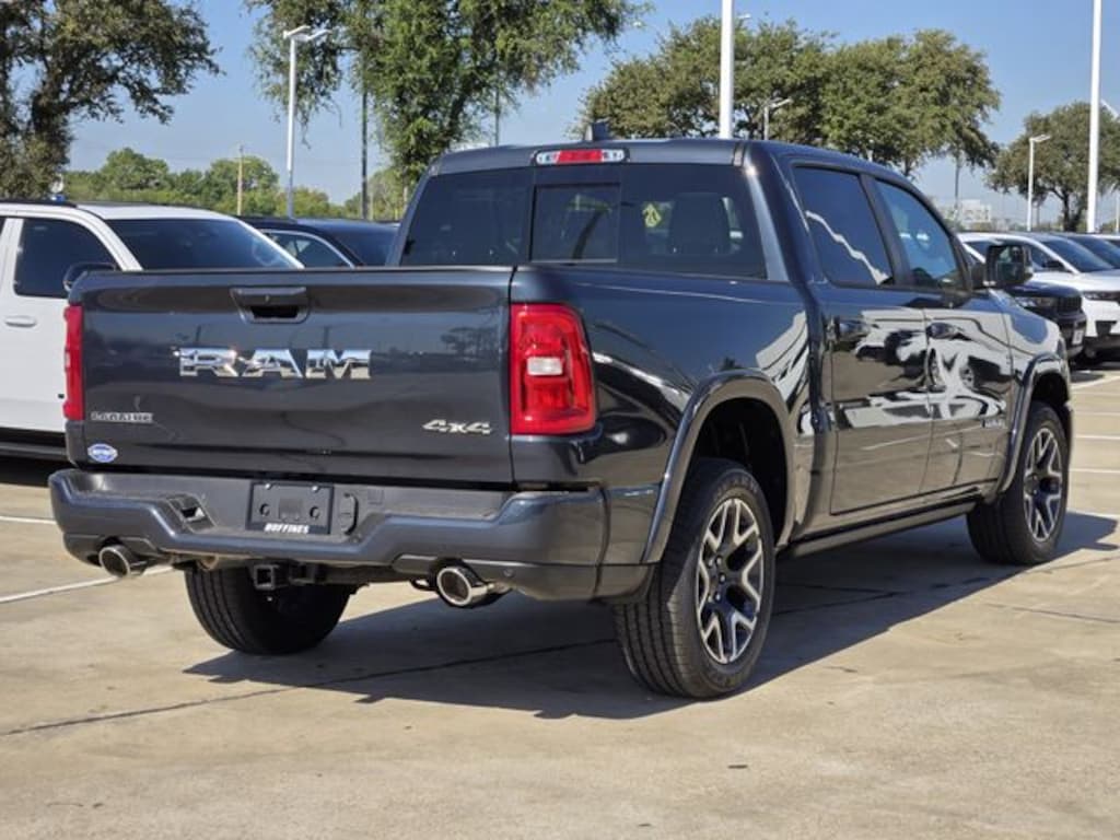 New 2026 Ram 1500 LARAMIE CREW CAB 4X4 5'7 BOX Pickup
