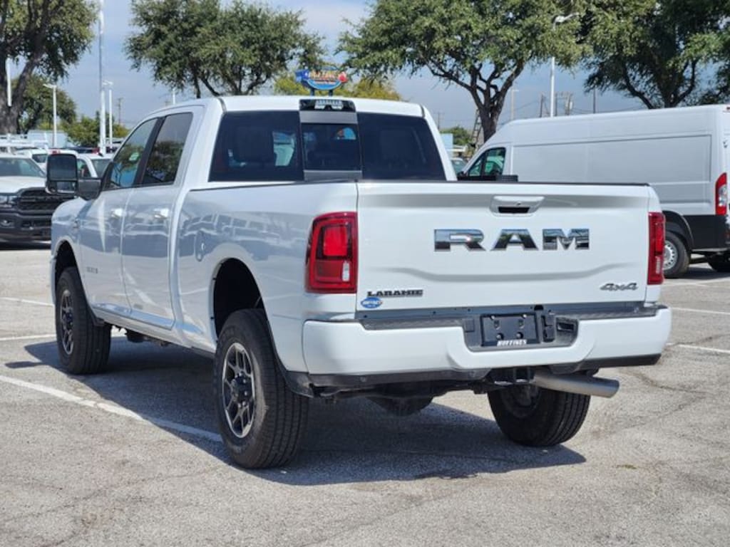 New 2026 Ram 2500 LARAMIE CREW CAB 4X4 6'4 BOX Pickup