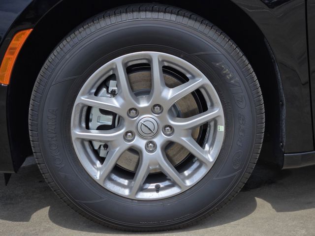 2026 Chrysler Voyager LX - Photo 8