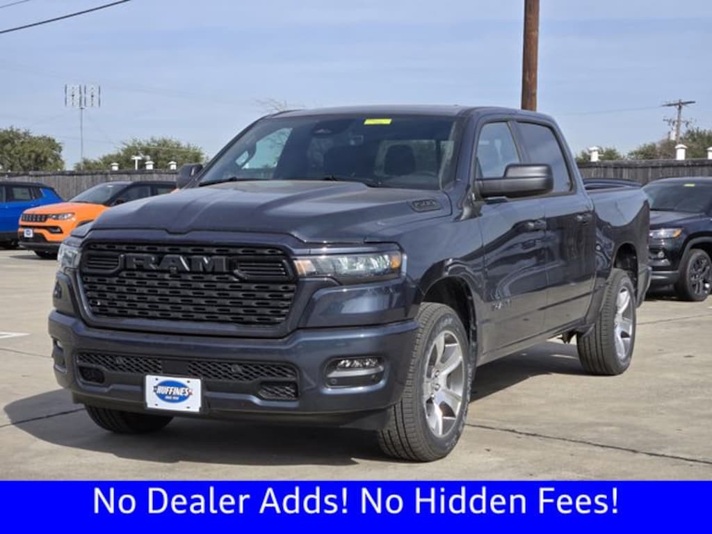 New 2026 Ram 1500 EXPRESS CREW CAB 4X2 5'7 BOX Pickup