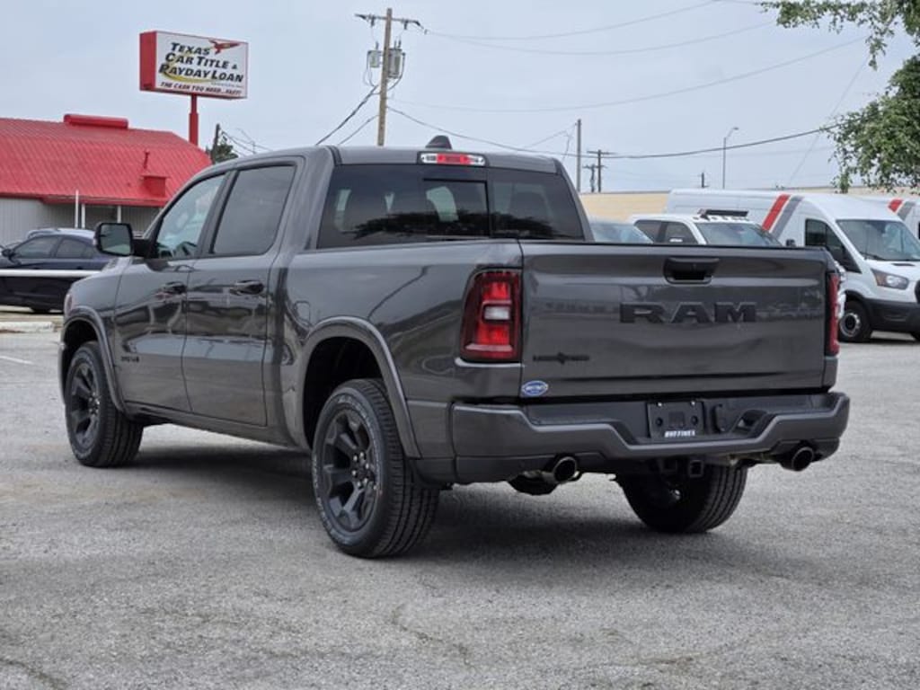 New 2026 Ram 1500 LONE STAR CREW CAB 4X2 5'7 BOX Pickup