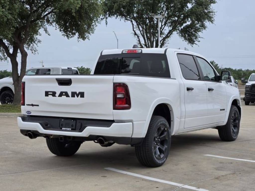 New 2026 Ram 1500 LONE STAR CREW CAB 4X2 5'7 BOX Pickup