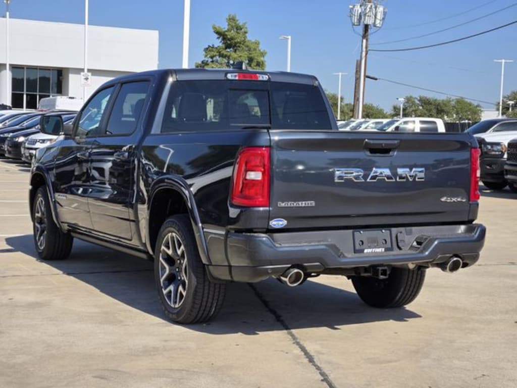New 2026 Ram 1500 LARAMIE CREW CAB 4X4 5'7 BOX Pickup