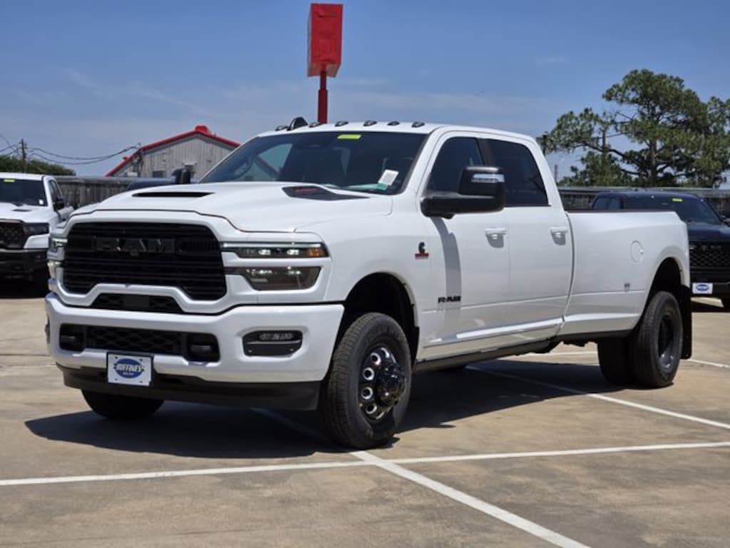 New 2026 Ram 3500 LARAMIE CREW CAB 4X4 8' BOX Pickup