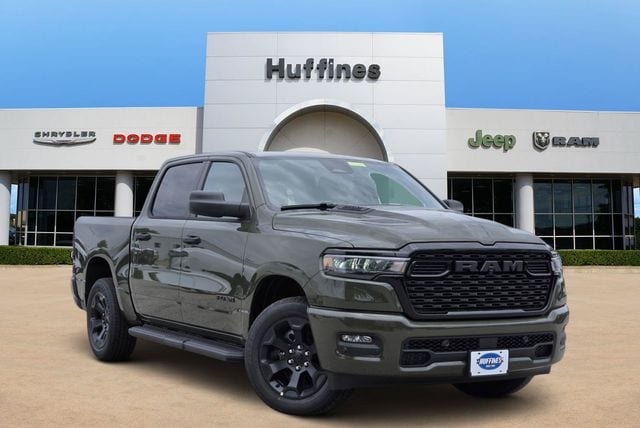 New 2026 Ram 1500 EXPRESS CREW CAB 4X4 5'7 BOX