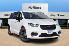 2026 Chrysler Pacifica SELECT Passenger Van