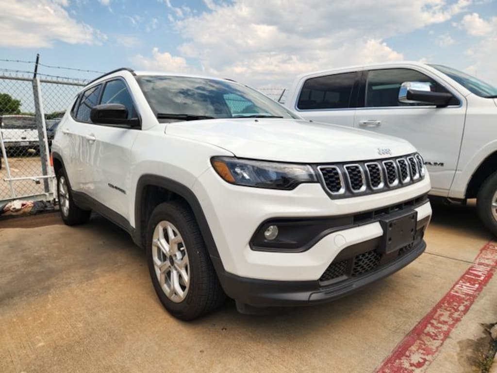 Used 2025 Jeep Compass Latitude SUV