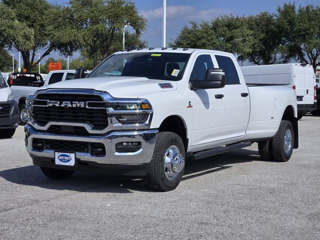 2026 Ram 3500 Tradesman photo 2