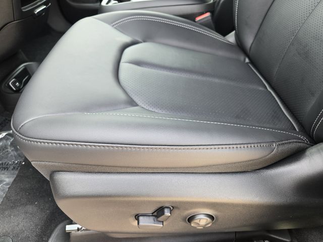 2026 Chrysler Voyager LX - Photo 18