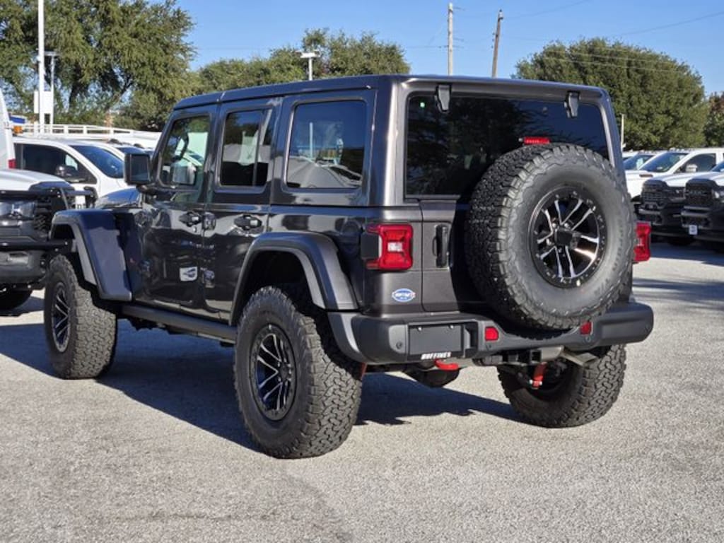 New 2026 Jeep Wrangler 4-DOOR RUBICON X Sport Utility