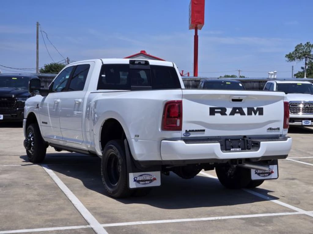 New 2026 Ram 3500 LARAMIE CREW CAB 4X4 8' BOX Pickup