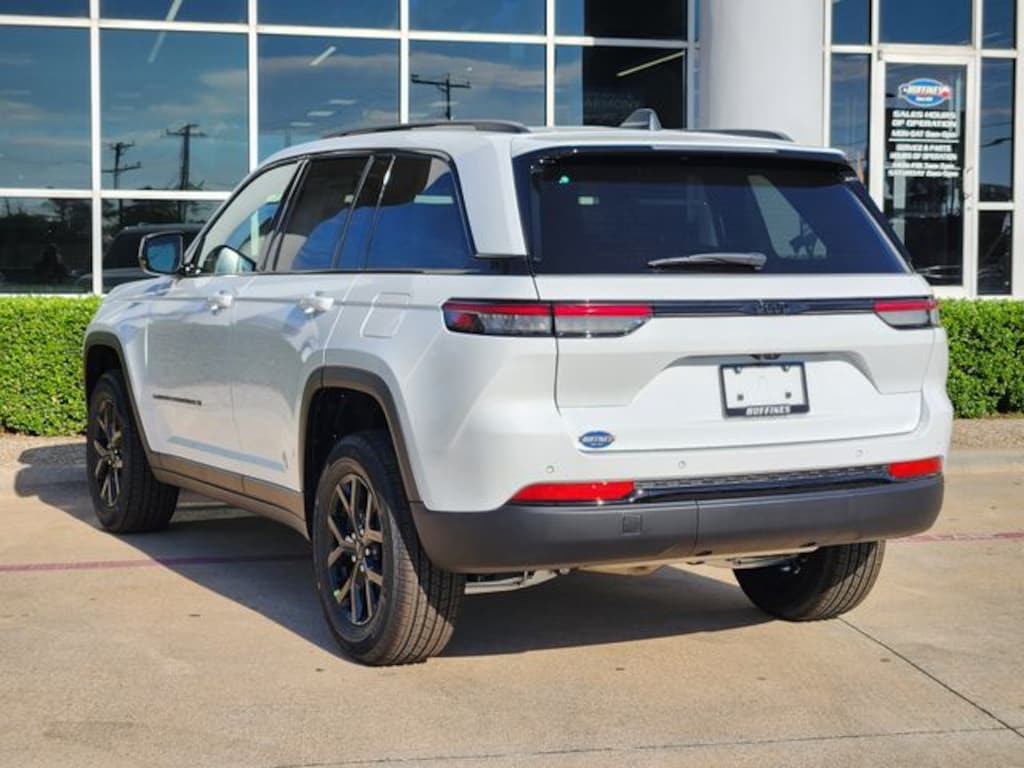 New 2025 Jeep Grand Cherokee ALTITUDE X 4X2 Sport Utility