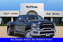 2026 Ram 3500 TRADESMAN CREW CAB 4X4 8' BOX Pickup