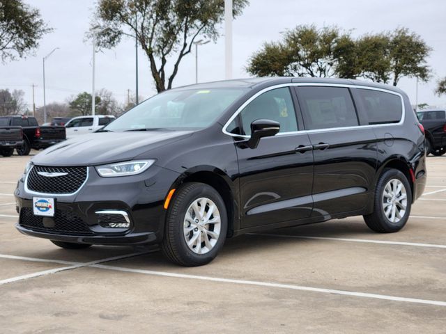 2025 Chrysler Pacifica photo 2